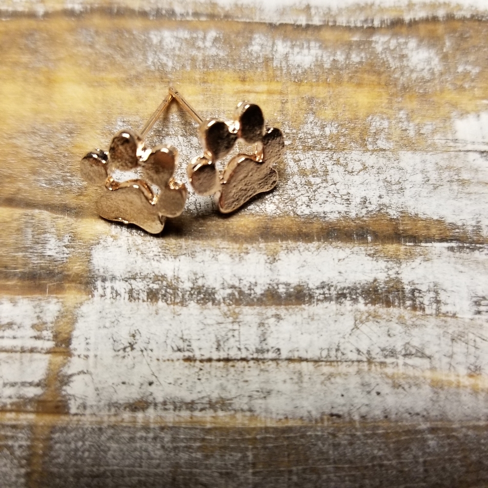 🐾🐾🐾🐾CUTE!! Paw Print Earrings in ROSE GOLD 🐾🐾🐾🐾 - Picture 3 of 7